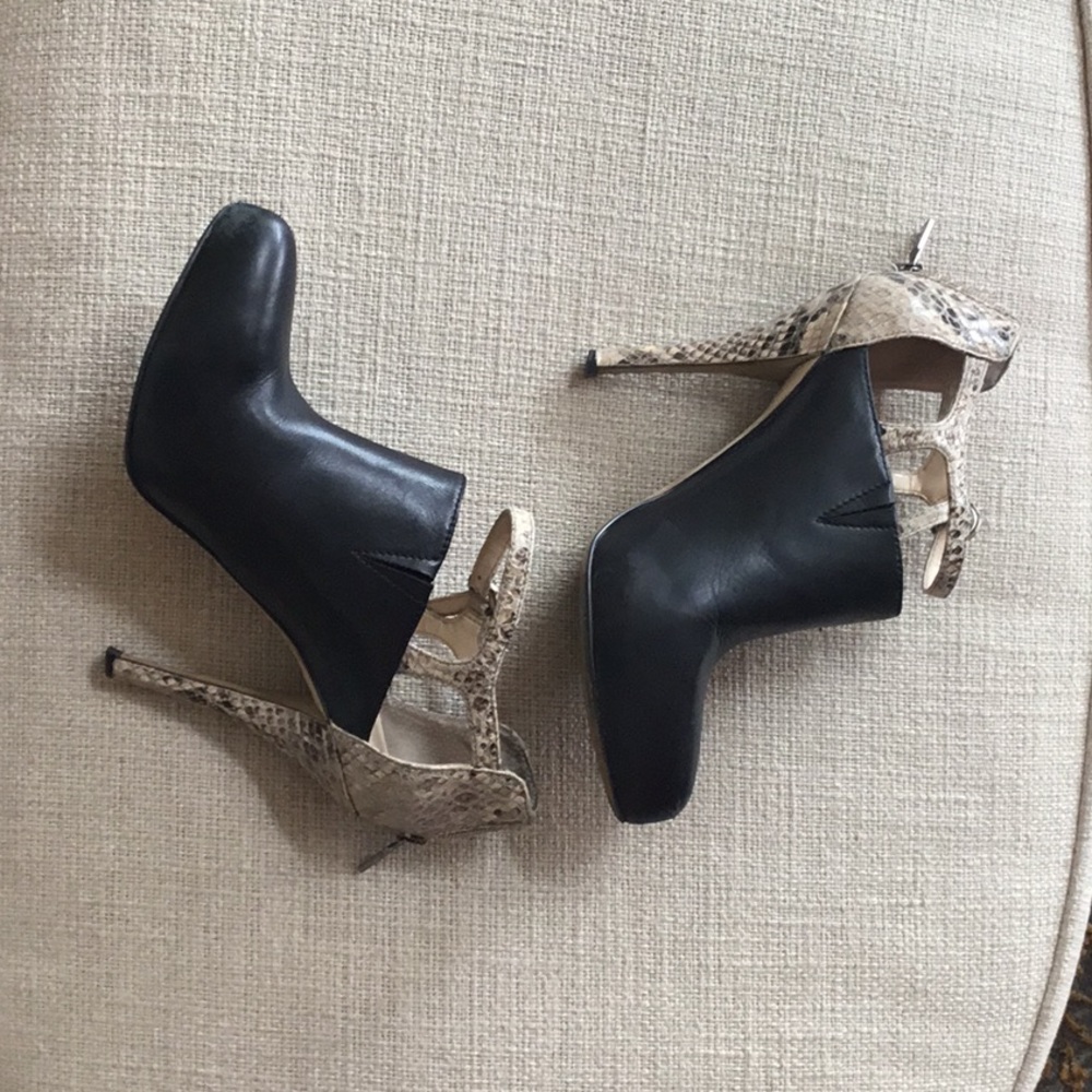 Enzo Angiolini bootie